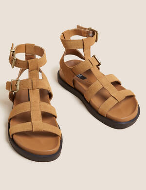 marksandspencer_SS22_T02_4605A_semisove gladiatorky_hneda_1599Kc_foto2.jpg